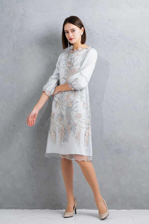 【NEW】チュール刺繡使いワンピース