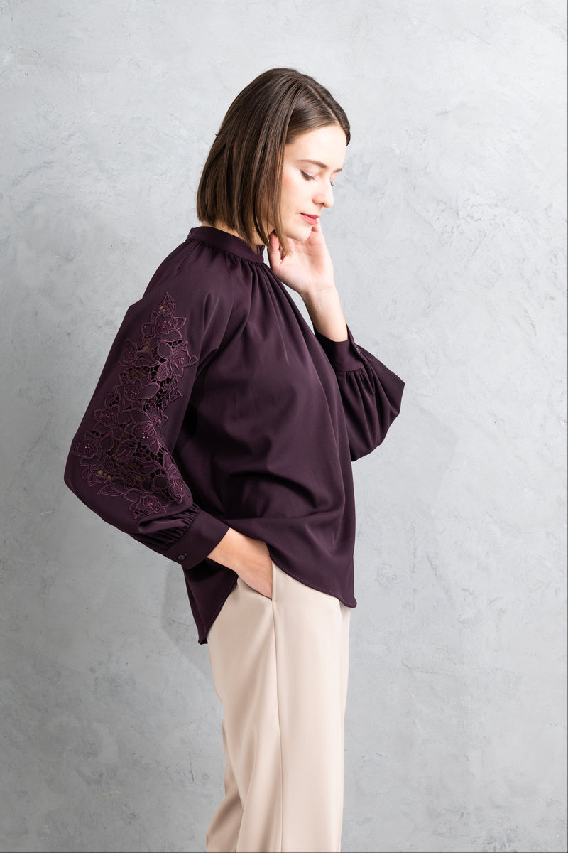 【NEW】刺繡ラインストーンプルオーバー