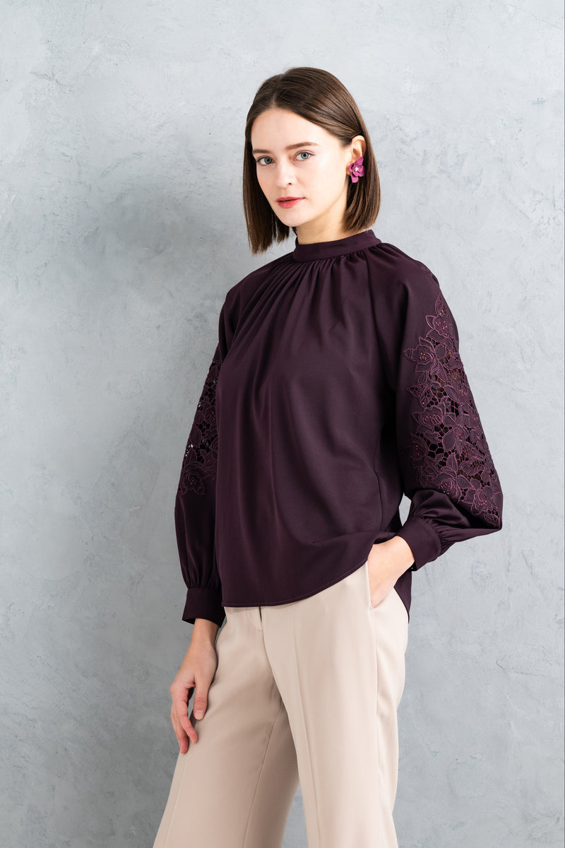 【NEW】刺繡ラインストーンプルオーバー