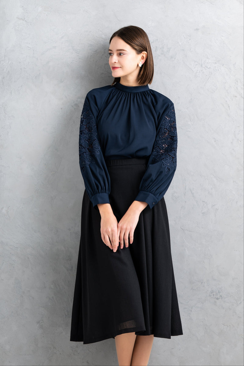 【NEW】刺繡ラインストーンプルオーバー