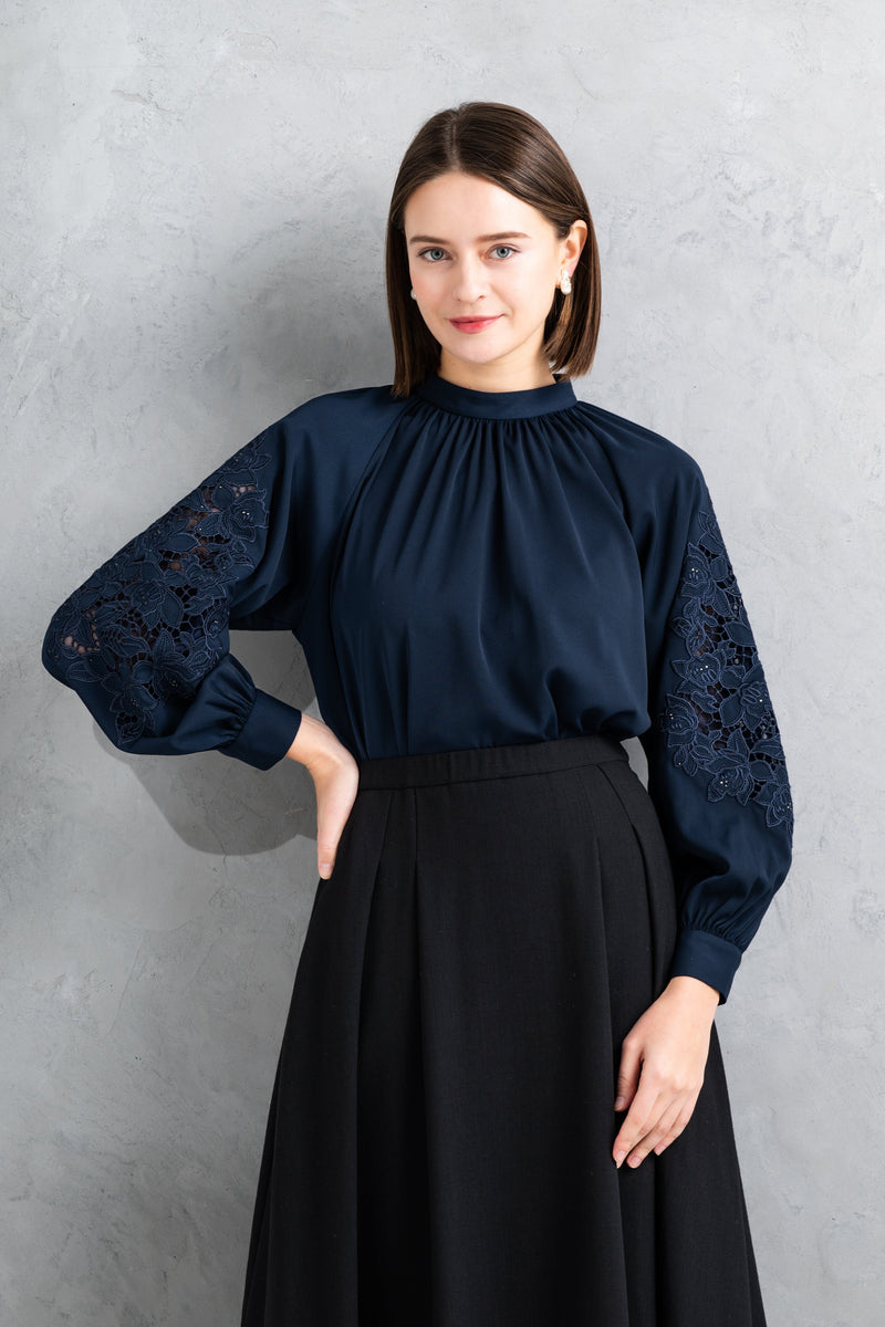 【NEW】刺繡ラインストーンプルオーバー