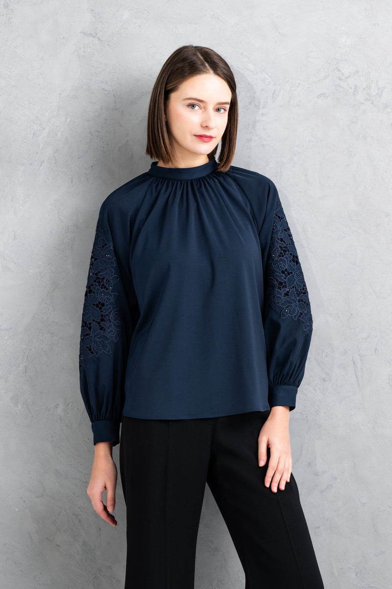 【NEW】刺繡ラインストーンプルオーバー