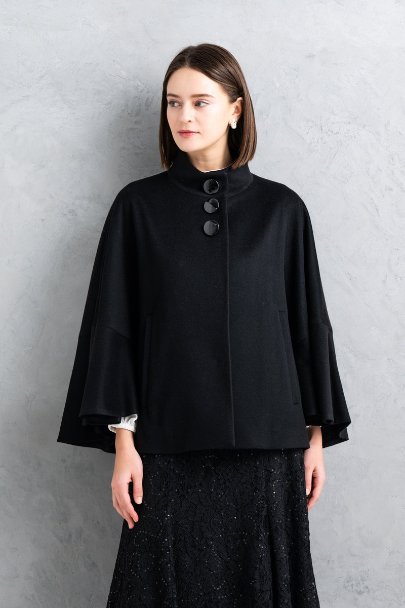 【NEW】ピュアカシミヤ・ケープ風コート