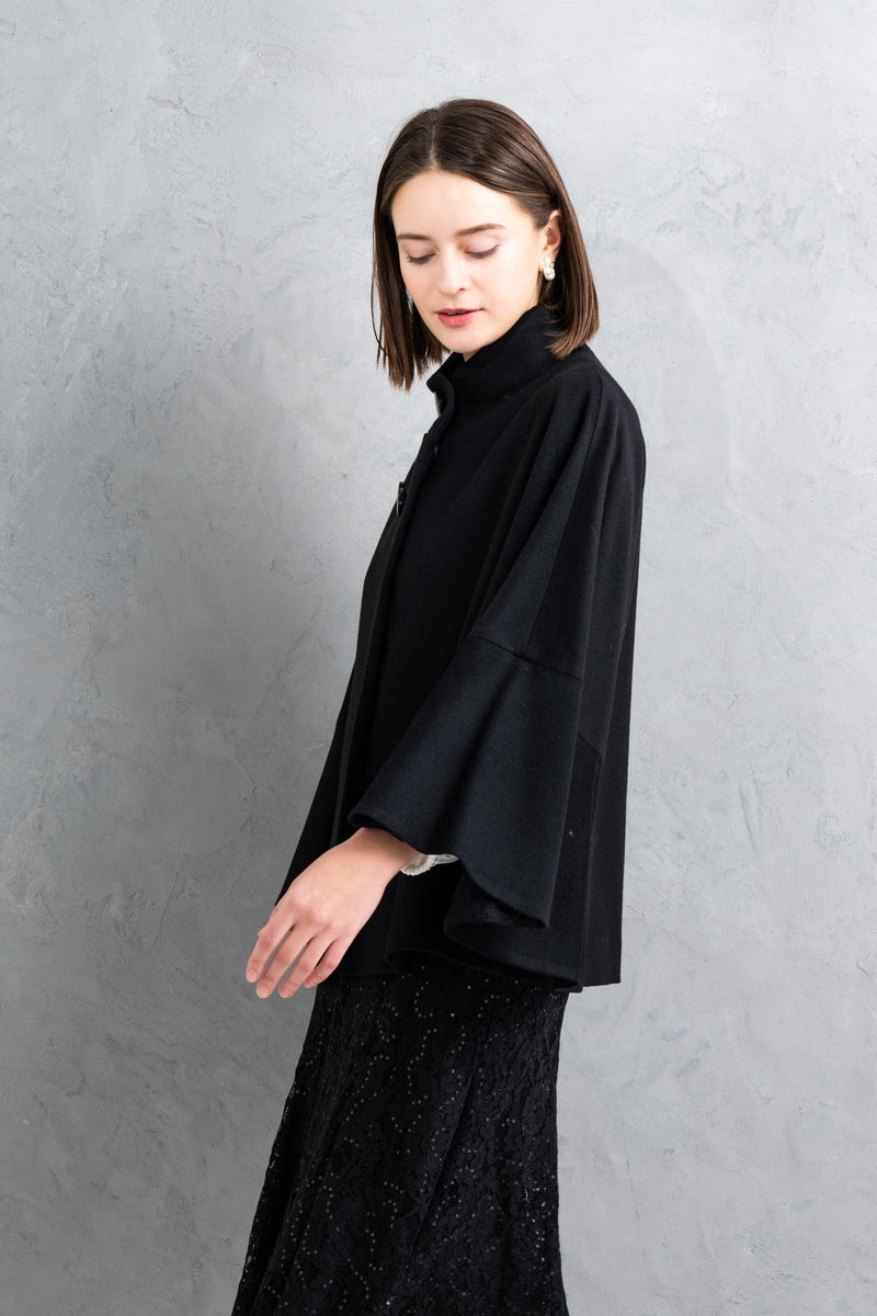 【NEW】ピュアカシミヤ・ケープ風コート
