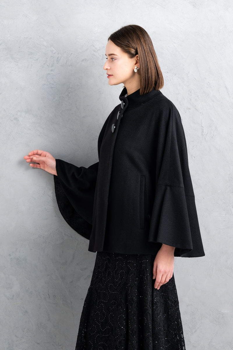 【NEW】ピュアカシミヤ・ケープ風コート