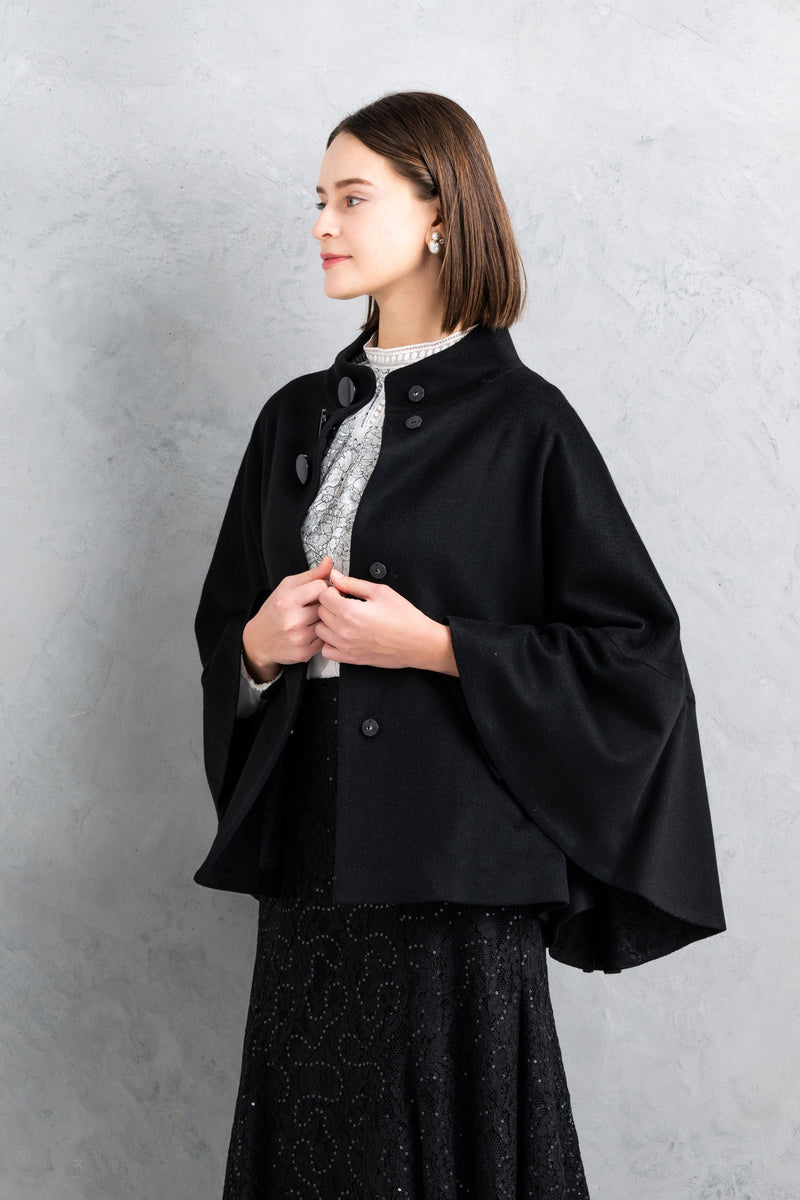 【NEW】ピュアカシミヤ・ケープ風コート