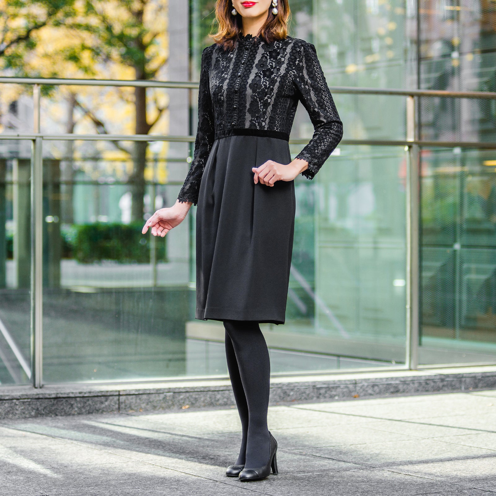 【Karen Millen】ベルベット カットワークレース ドレス KAREN MILLEN UK10 カットワークレース タイトドレス - メルカリ
