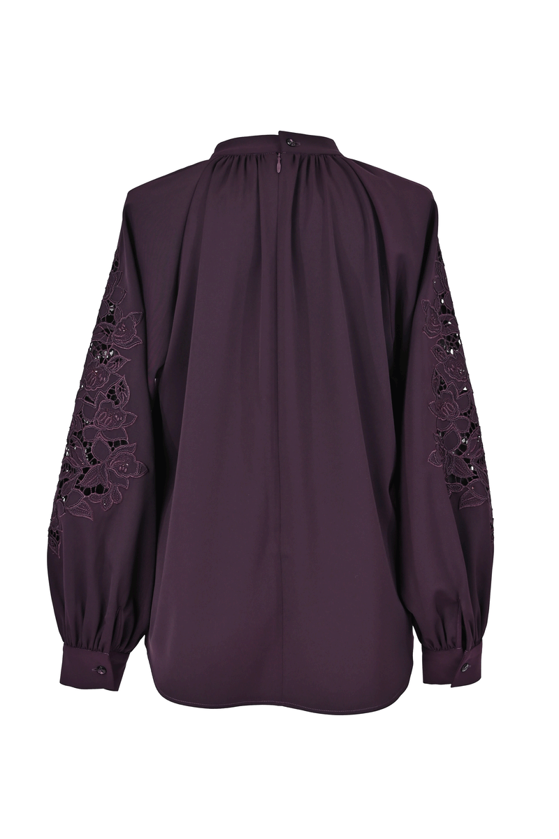 【NEW】刺繡ラインストーンプルオーバー