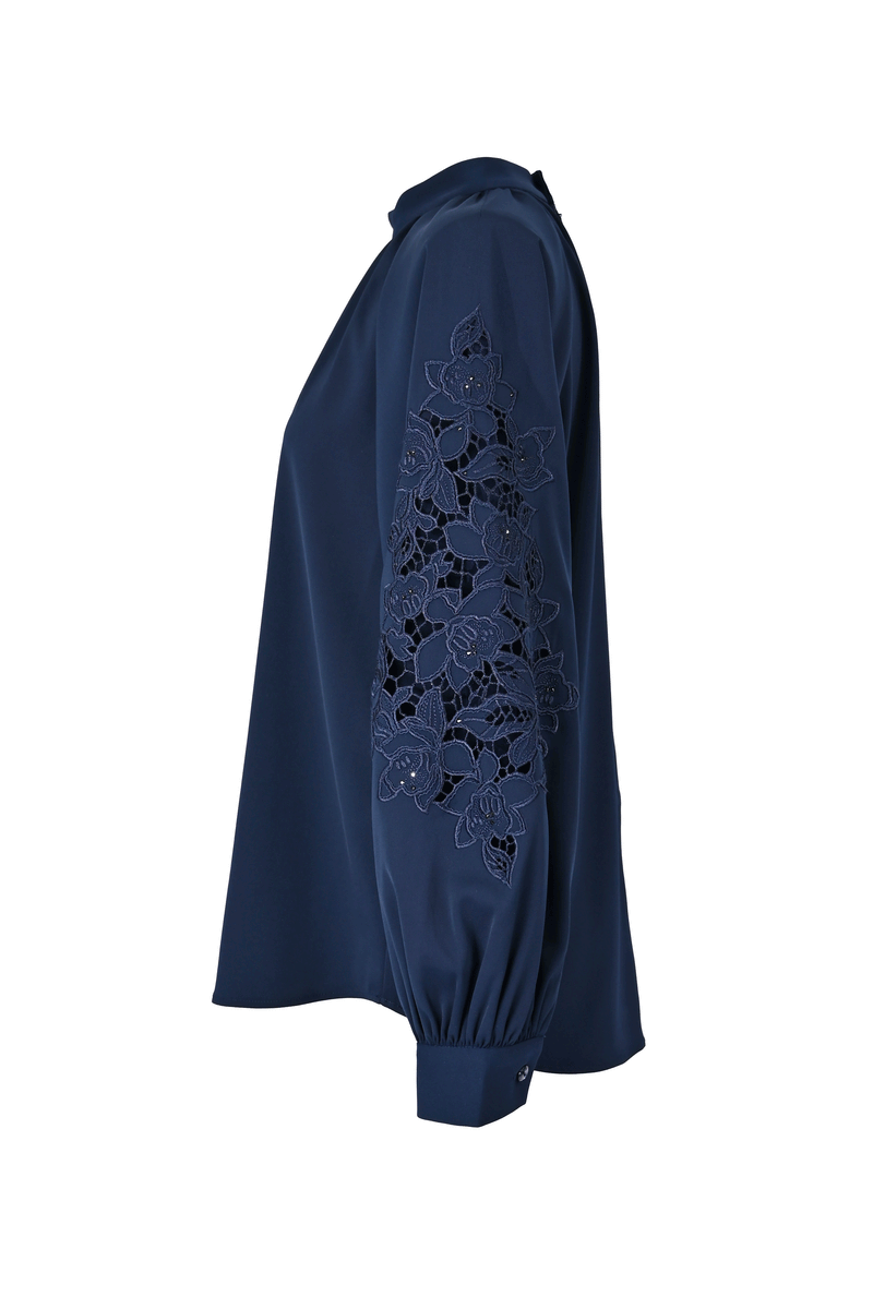 【NEW】刺繡ラインストーンプルオーバー