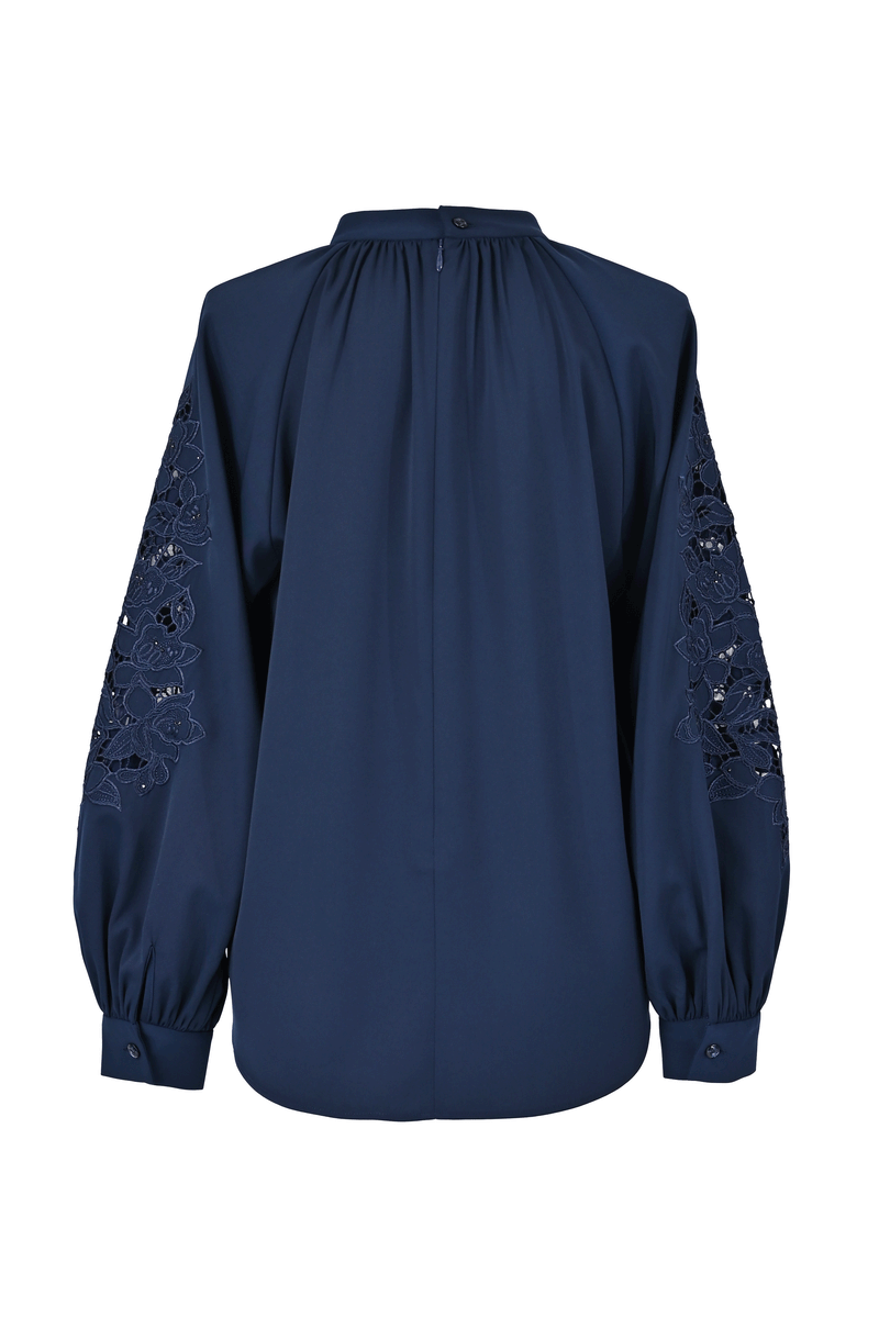 【NEW】刺繡ラインストーンプルオーバー