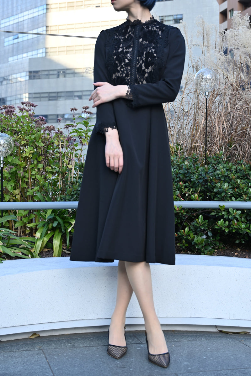 【NEW】ベルベットレースアクセントワンピース