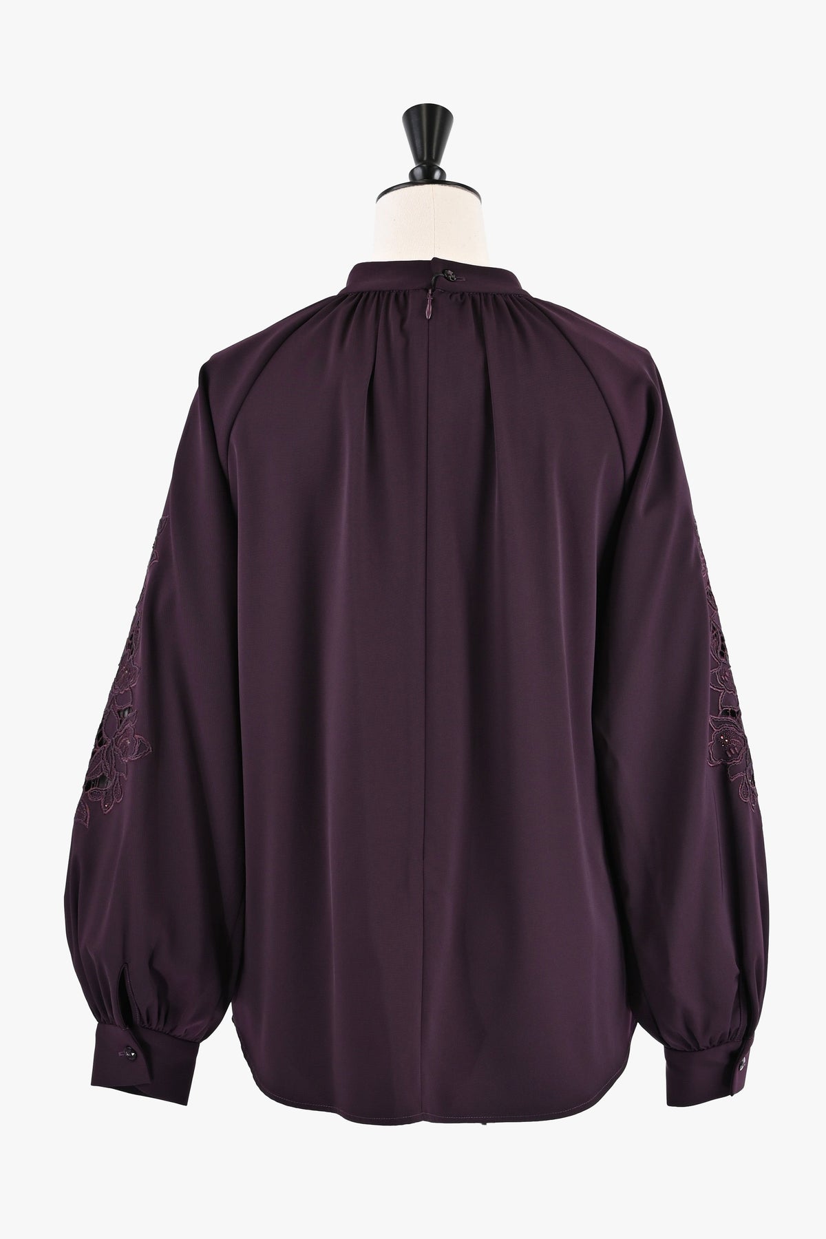 tops | レースワンピースやブラウスなどエレガントなアイテムが