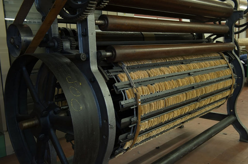 【NEW】ピュアカシミヤ・ケープ風コート