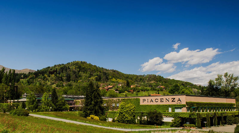 【NEW】ピュアカシミヤ・ケープ風コート