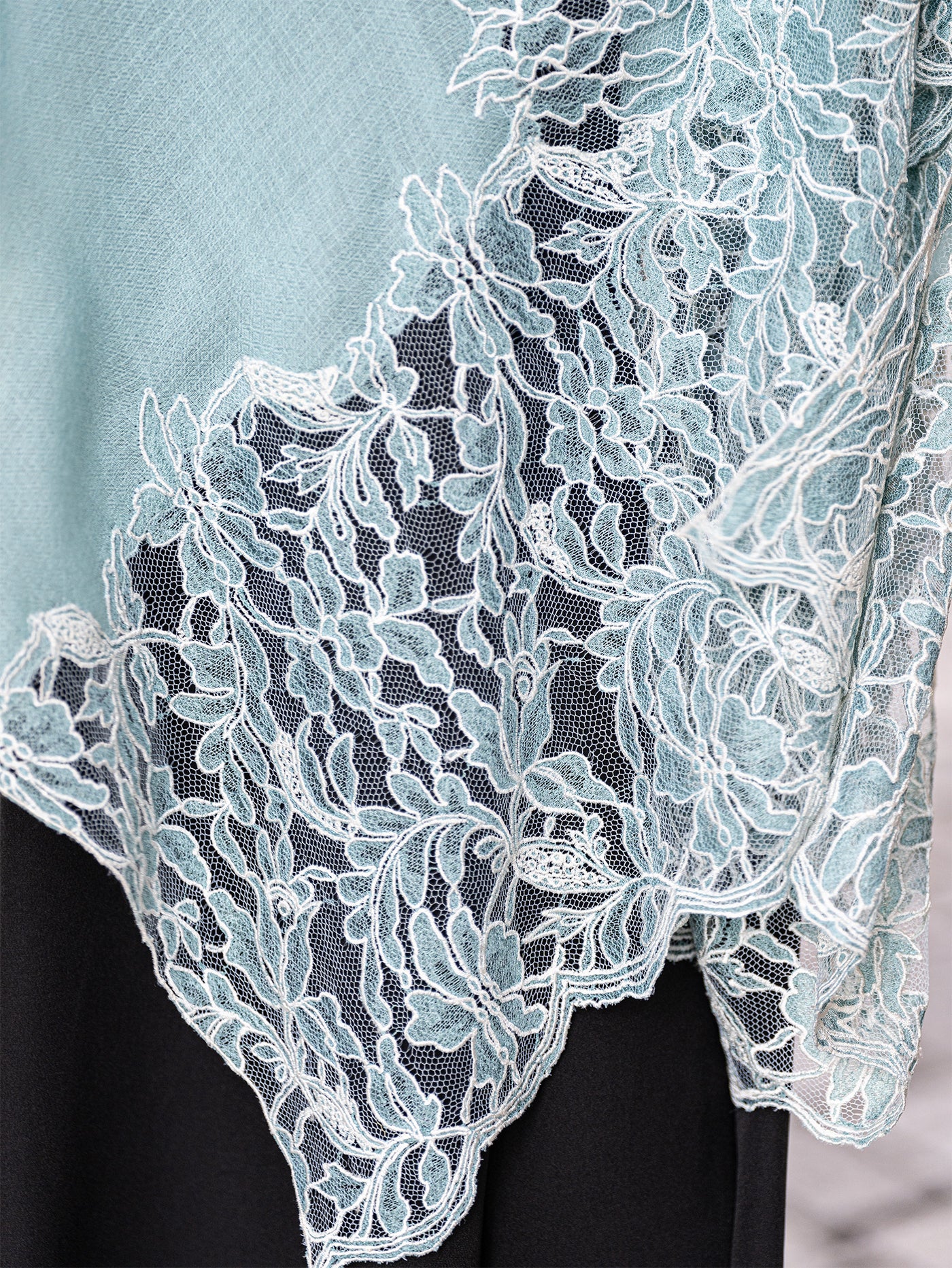 30％OFF】レース刺繍カシミヤストール | レースワンピースやブラウス