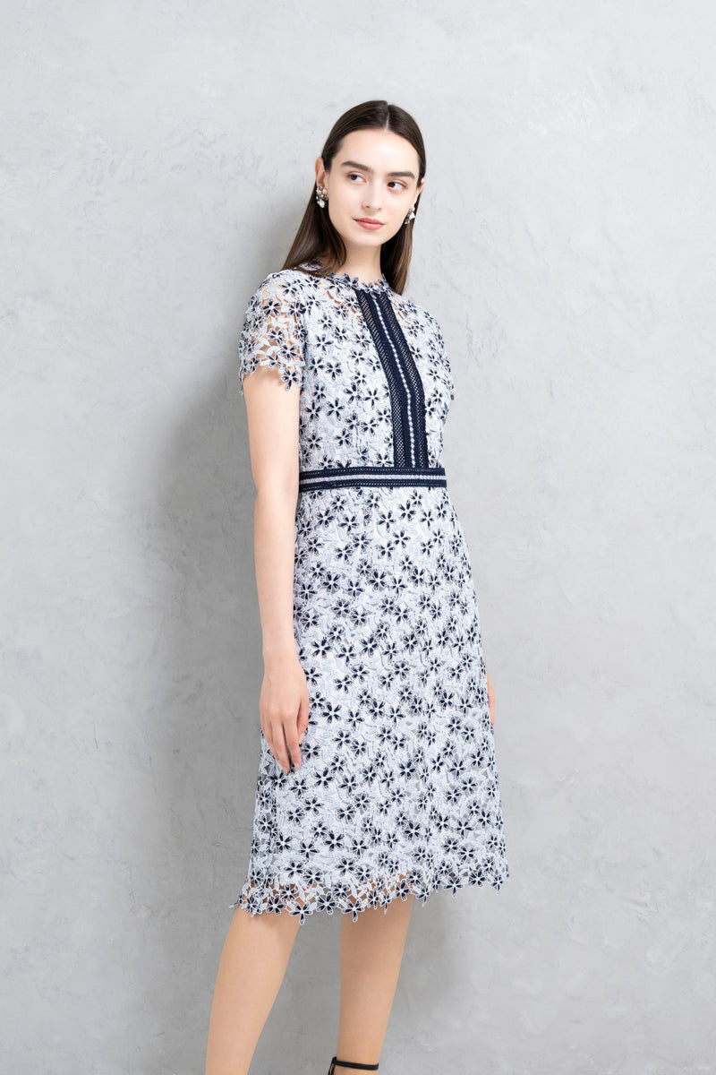【NEW】小花柄総レースワンピース
