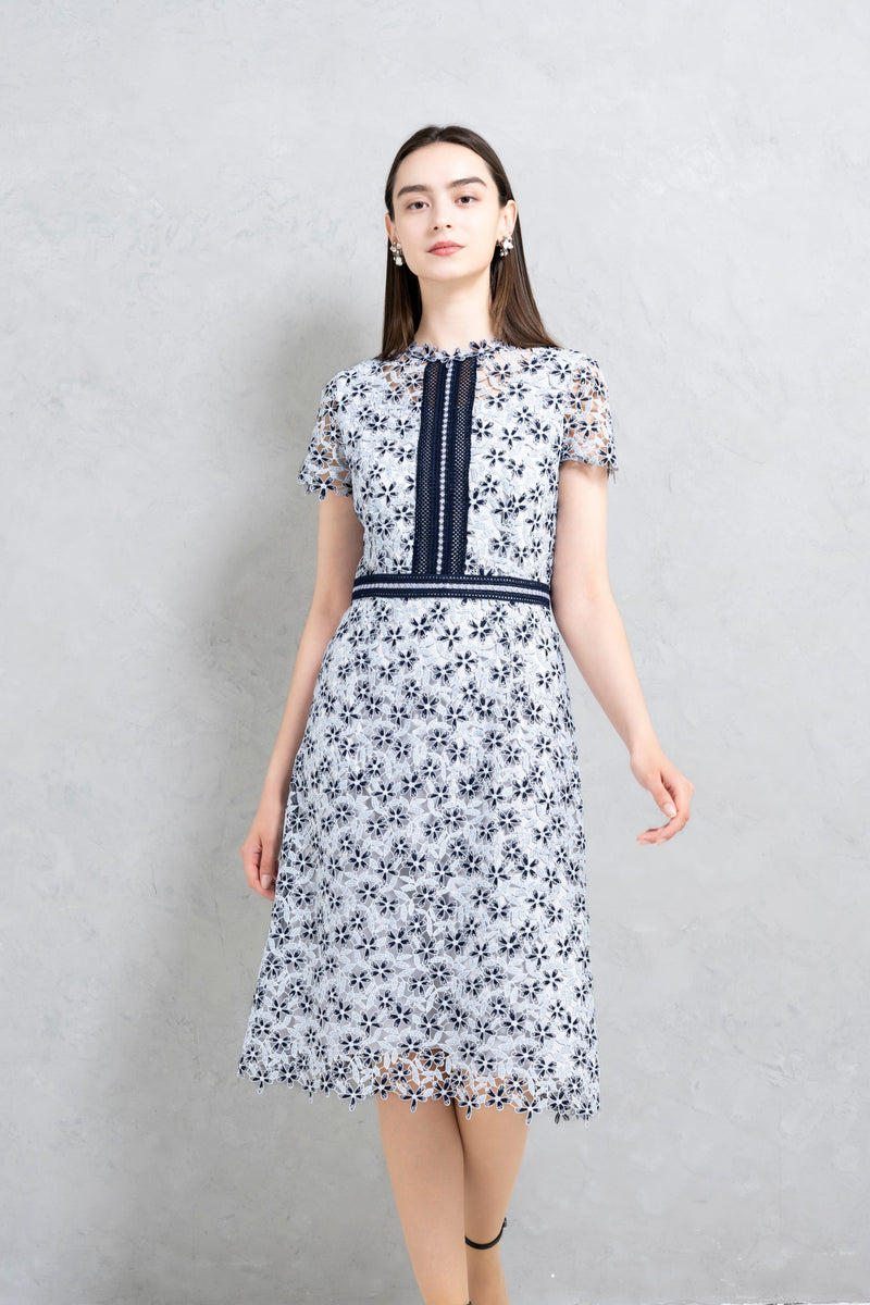 【NEW】小花柄総レースワンピース