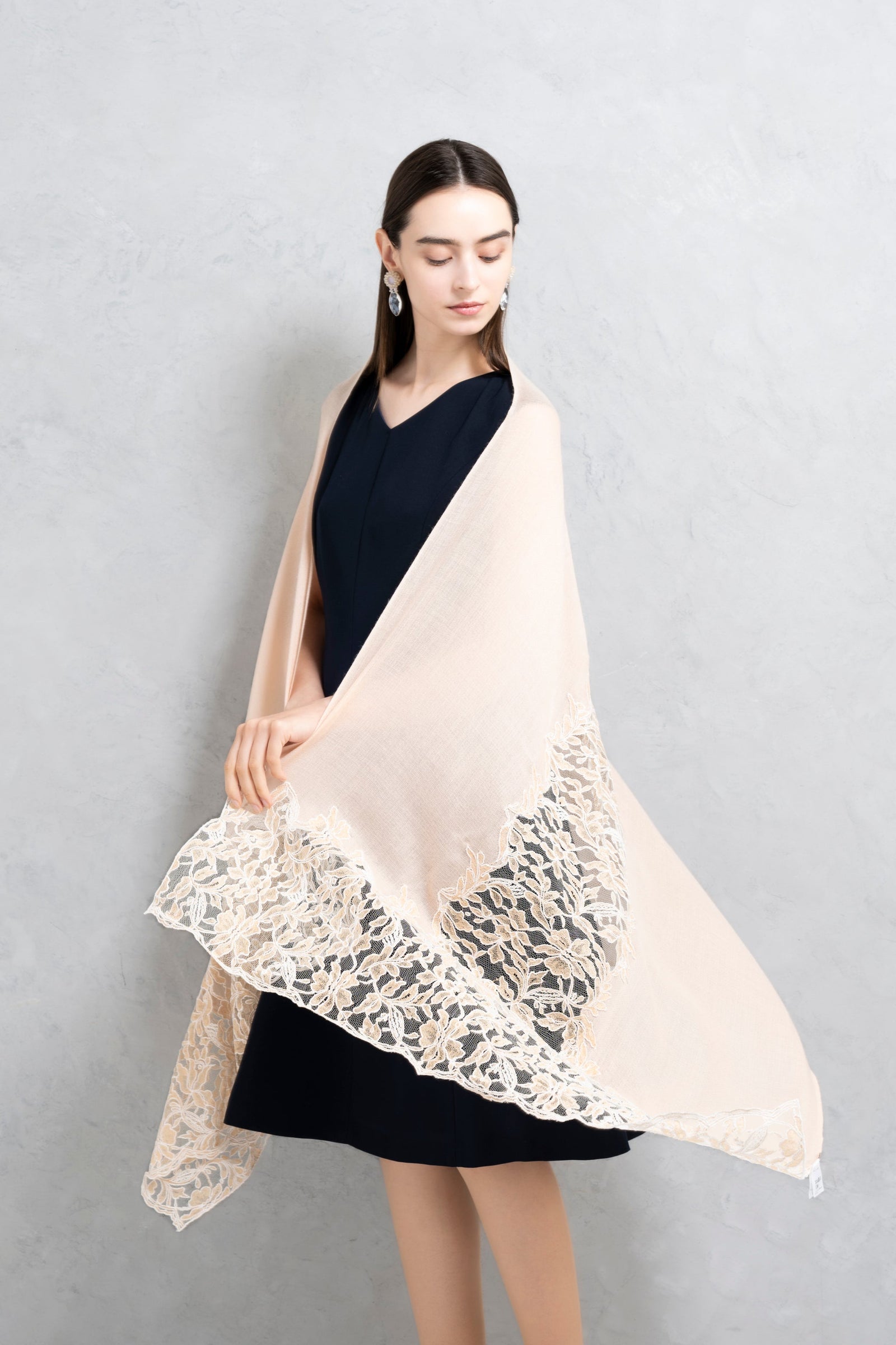 30％OFF】レース刺繍カシミヤストール | レースワンピースや