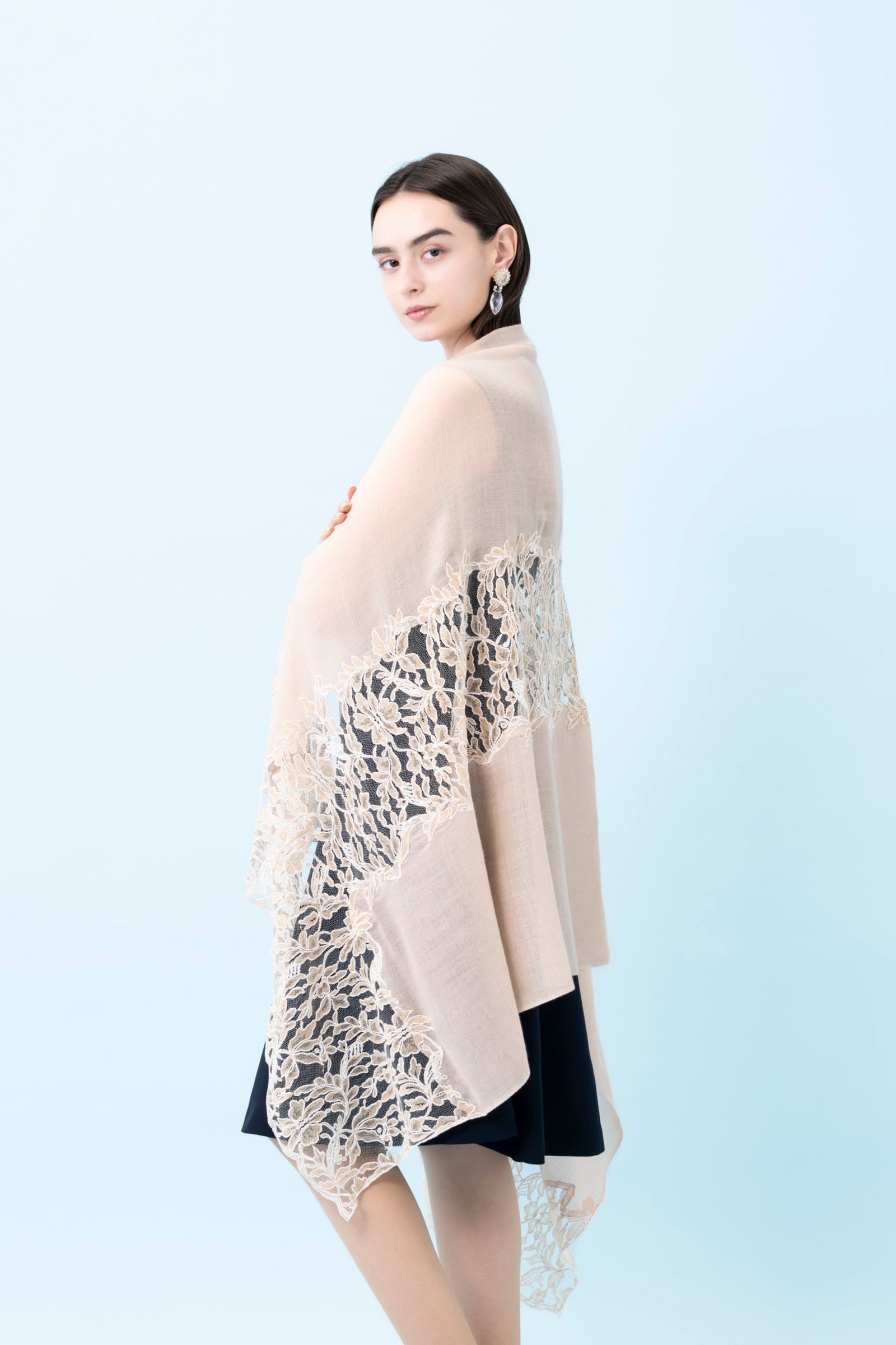 30％OFF】レース刺繍カシミヤストール | レースワンピースやブラウス