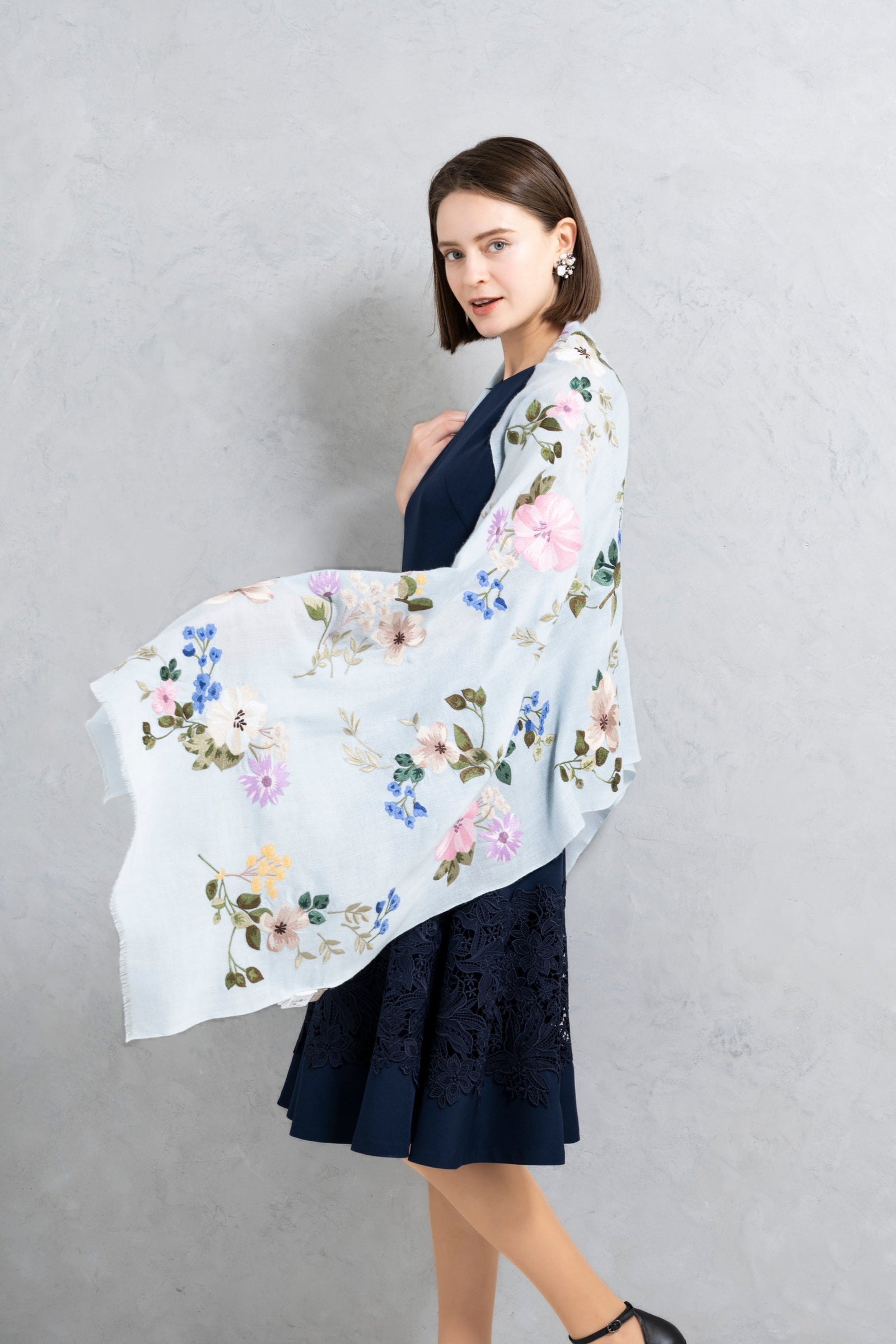 新品　未使用　クリスセリーン　カシミヤ１００％ストール カシミヤ プリントストール | レースワンピースやブラウスなど