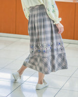 [60% OFF] Floral Embroidered Skirt