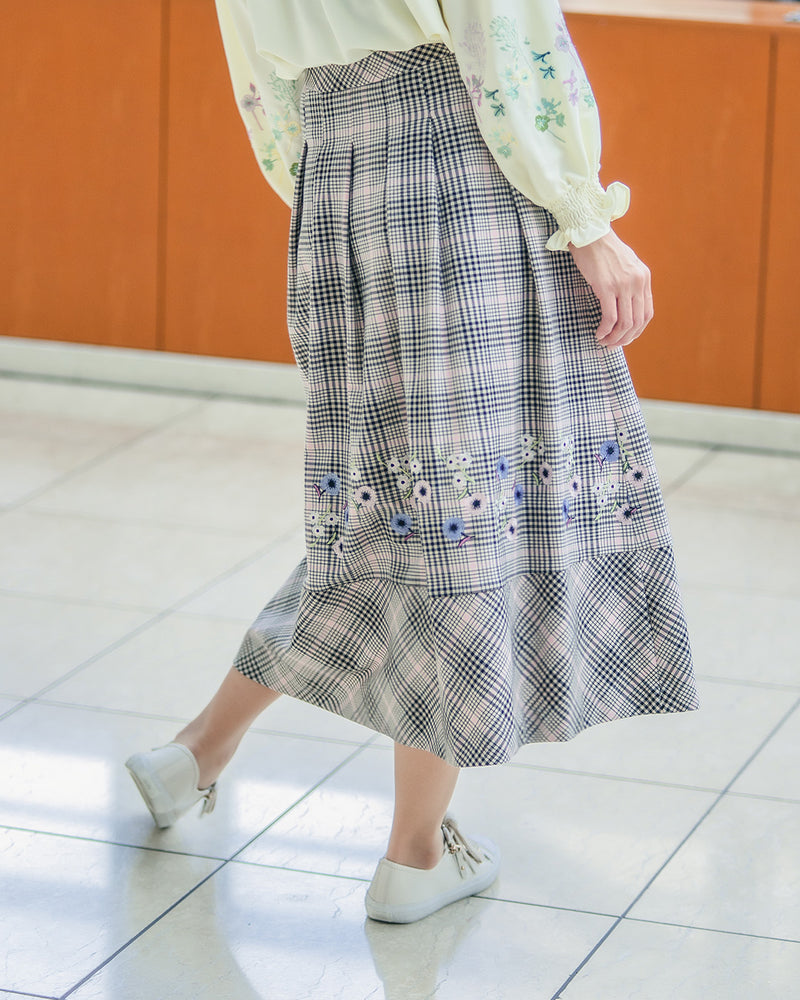 【60％OFF】花柄刺繡スカート