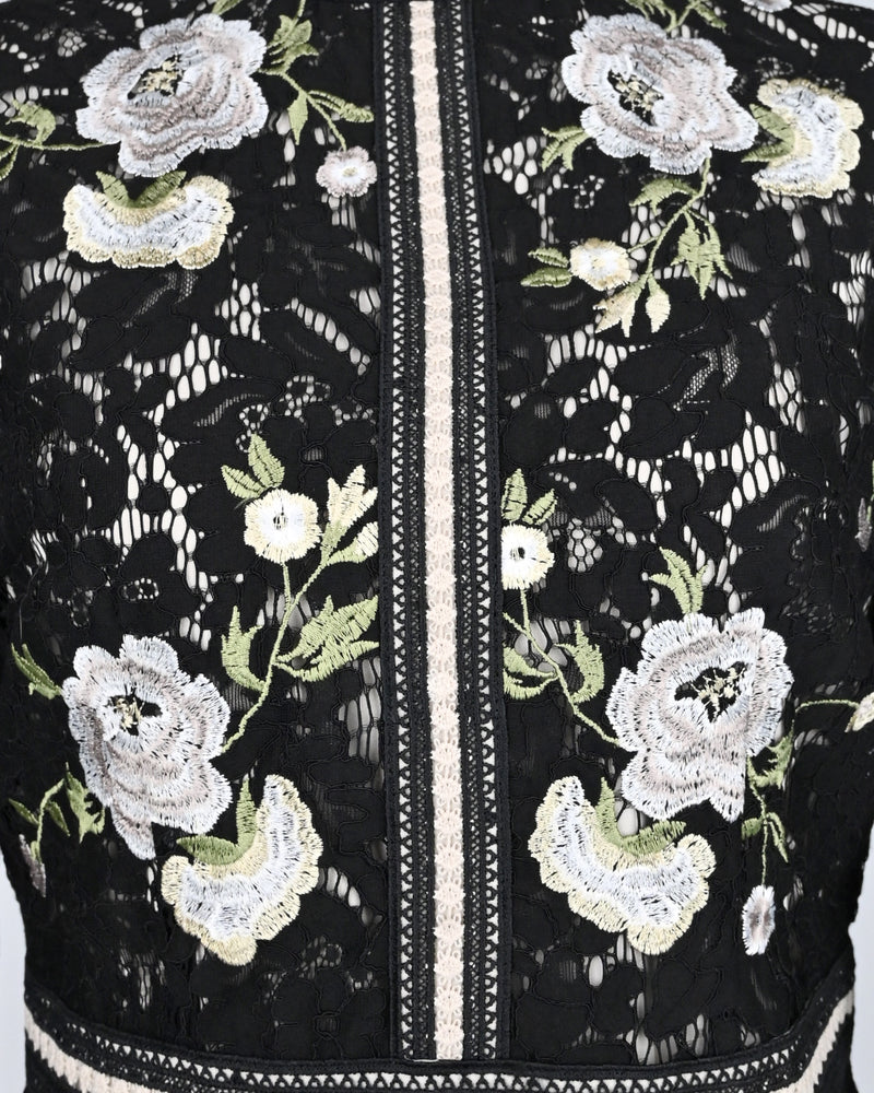 【50％OFF】ローズエンブロイダリーレースワンピース